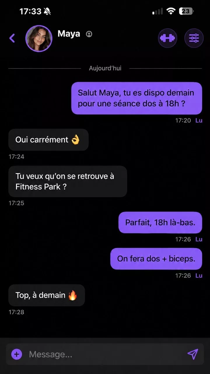 Exemple de chat avec Maya pour organiser une séance dos et biceps.