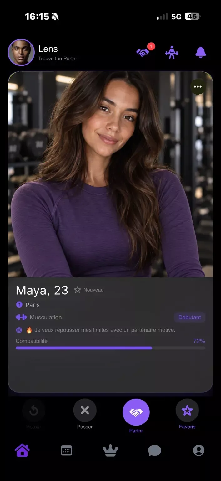 Nouvelle carte de Maya, 23 ans, pratiquant la musculation à Paris, dans LiftPartnr.